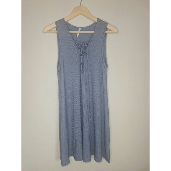 💙 Lime n' Chili Dress - Picture 1 of 8